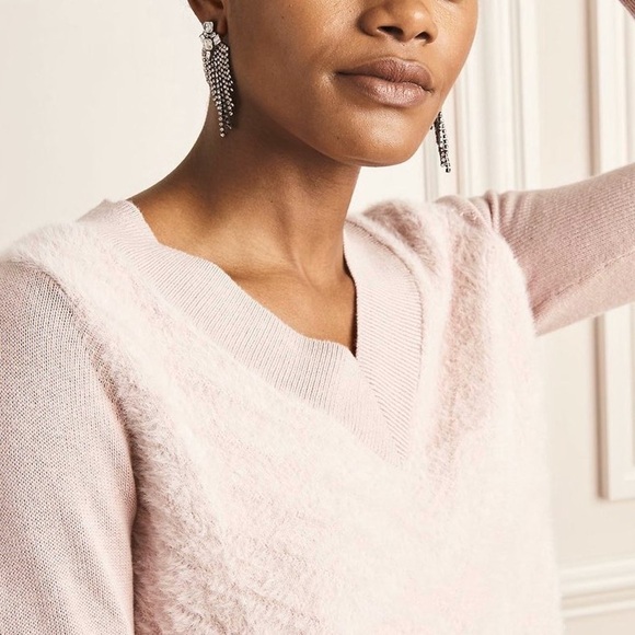 NWOT Stella & Dot V-Neck Fuzzy Knit Long Sleeve Sweater Blush Size Medium - Picture 3 of 11